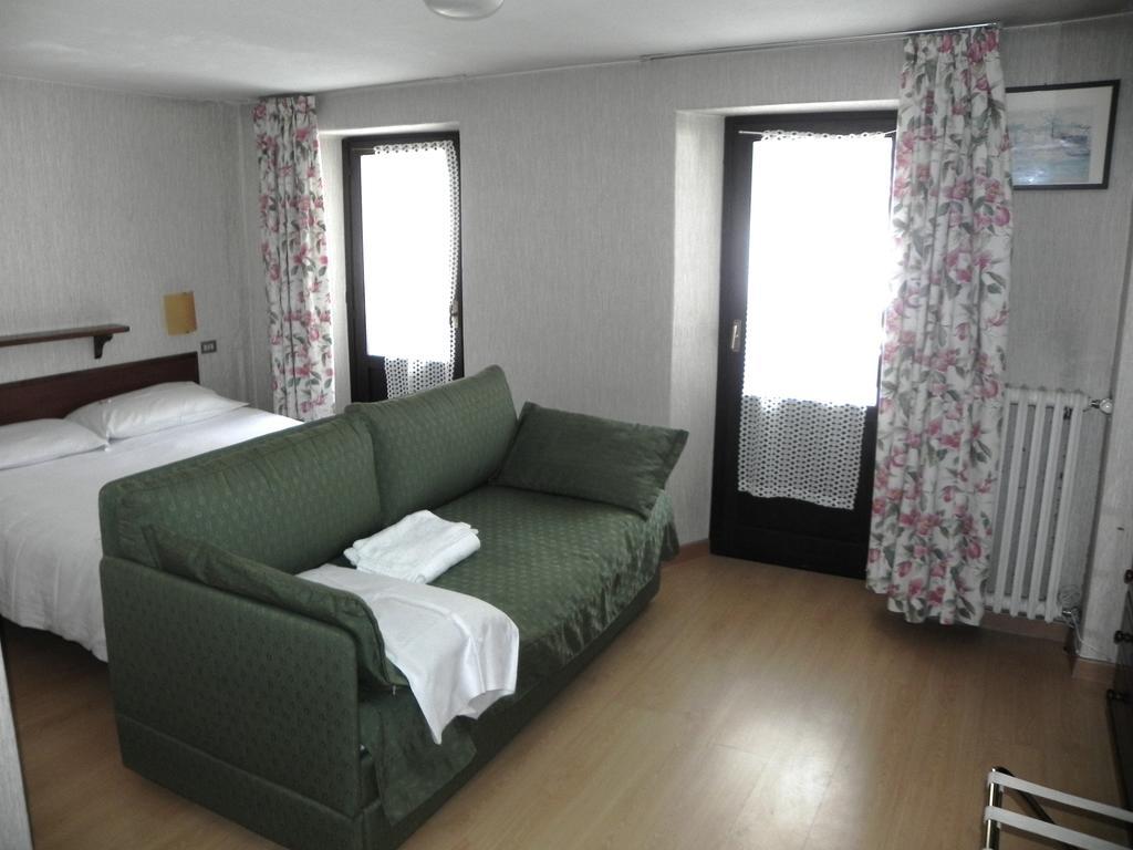 מקוניאגה Hotel Nuovo Pecetto חדר תמונה