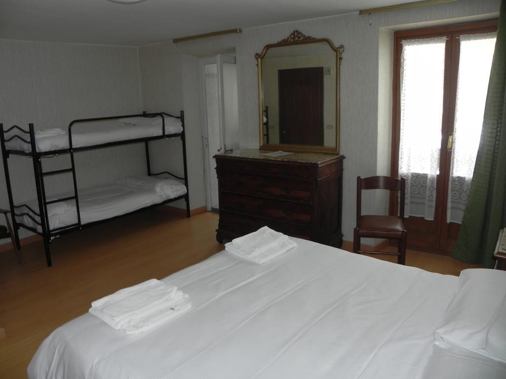 מקוניאגה Hotel Nuovo Pecetto חדר תמונה